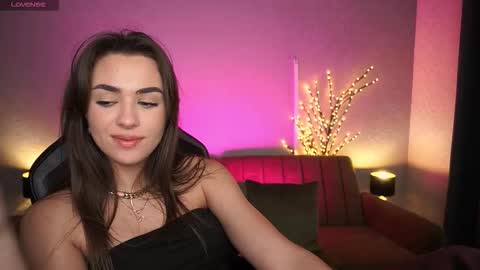 Erica online show from November 14, 5:44 pm