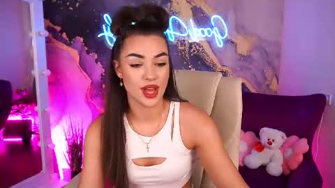 Erica online show from July 28, 1:32 pm