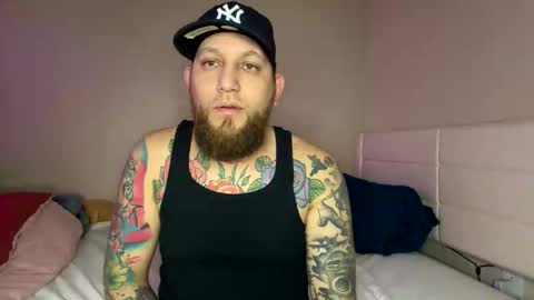 Snapshot of erick1s chatting on November 16, 11:27 am erick1s online show from November 16, 11:27 am