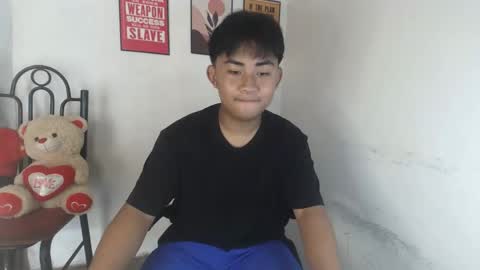 Snapshot of erick_cummer30 chatting on April 19, 2:44 am erick_cummer30 online show from April 19, 2:44 am
