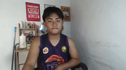 Snapshot of erick_cummer30 chatting on May 6, 7:35 am erick_cummer30 online show from May 6, 7:35 am
