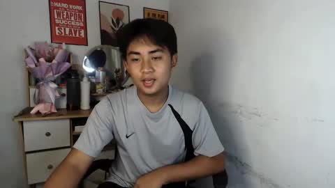Snapshot of erick_cummer30 chatting on May 31, 9:38 am erick_cummer30 online show from May 31, 9:38 am