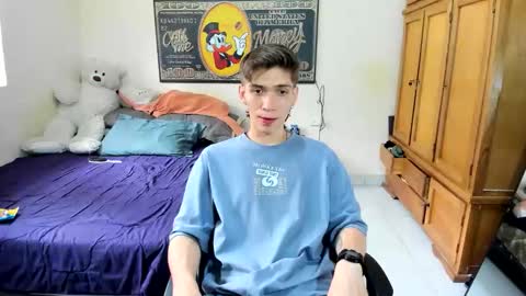 erick_de_rossee online show from April 8, 7:03 pm