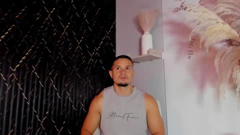 Snapshot of erickdowell chatting on December 29, 1:06 pm Erick online show from December 29, 1:06 pm