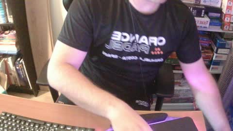 Snapshot of erik_dapper chatting on May 22, 6:57 pm Erik Dapper online show from May 22, 6:57 pm
