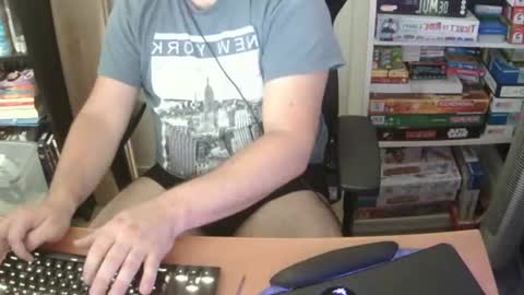 Snapshot of erik_dapper chatting on June 26, 4:44 pm Erik Dapper online show from June 26, 4:44 pm