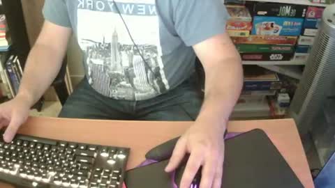 Snapshot of erik_dapper chatting on July 18, 5:06 pm Erik Dapper online show from July 18, 5:06 pm