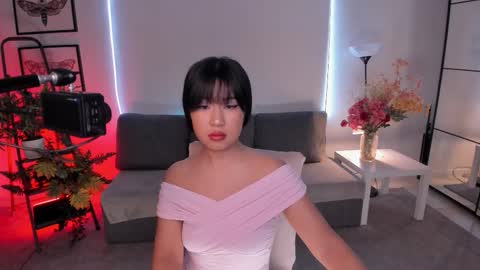 erika_kim online show from November 24, 6:24 am