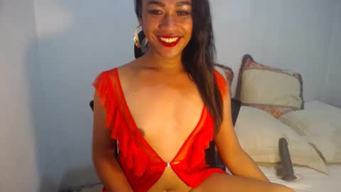 erika_madrigal online show from December 23, 2:35 am