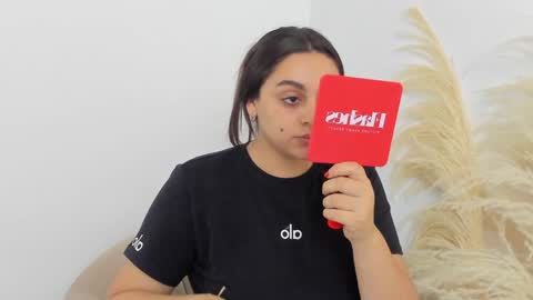 Snapshot of erika_mendez1 chatting on December 6, 8:29 pm Erika Mendez online show from December 6, 8:29 pm