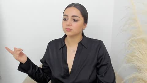 Snapshot of erika_mendez1 chatting on December 23, 8:25 pm Erika Mendez online show from December 23, 8:25 pm