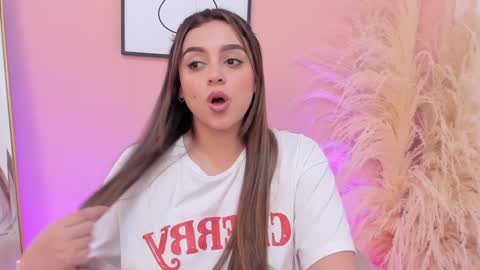 Snapshot of erika_mendez1 chatting on February 4, 6:49 pm Erika Mendez online show from February 4, 6:49 pm