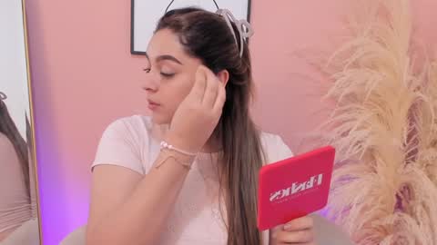 Snapshot of erika_mendez1 chatting on February 6, 8:45 pm Erika Mendez online show from February 6, 8:45 pm