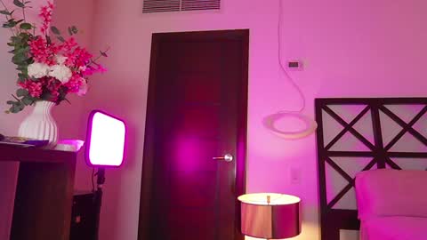 Venus Skye online show from September 18, 8:11 pm