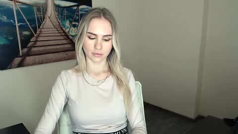 Erika online show from December 16, 1:32 pm