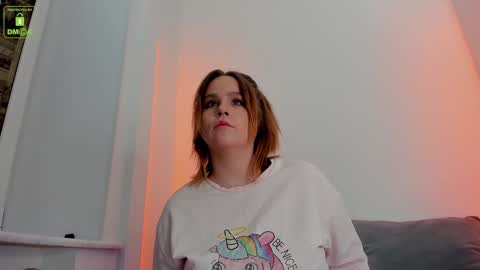 Snapshot of erikalustx chatting on December 18, 4:09 am Erika online show from December 18, 4:09 am