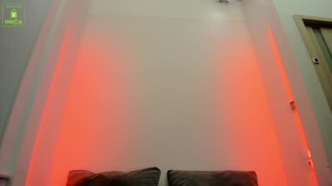 Snapshot of erikalustx chatting on December 25, 4:12 am Erika online show from December 25, 4:12 am