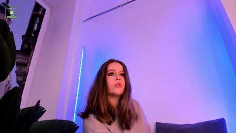 Snapshot of erikalustx chatting on July 7, 4:15 am Erika online show from July 7, 4:15 am
