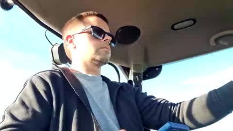 boyohboy online show from October 18, 1:23 pm