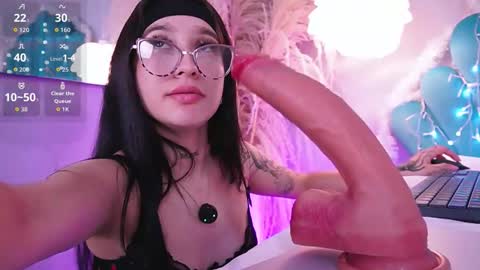 Snapshot of eriklein chatting on December 15, 9:41 pm Eri online show from December 15, 9:41 pm