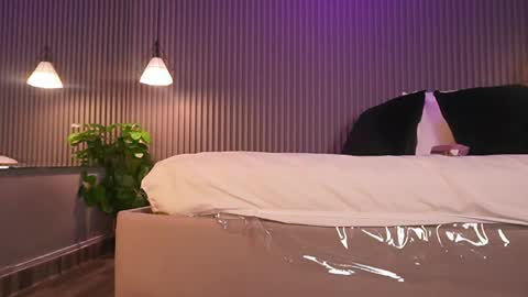 Eri  online show from April 1, 7:33 pm