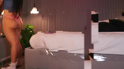 Eri  online show from April 13, 8:25 pm