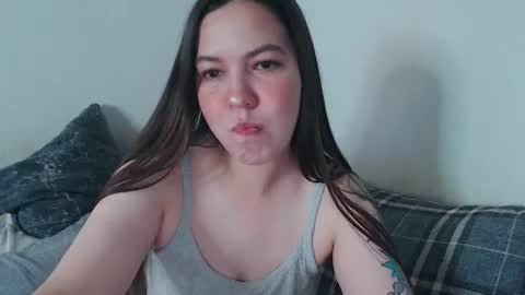 Snapshot of erin_love_ chatting on July 7, 6:47 am Erin online show from July 7, 6:47 am