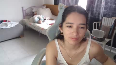 Snapshot of erina_1 chatting on June 11, 5:44 pm erina_1 online show from June 11, 5:44 pm