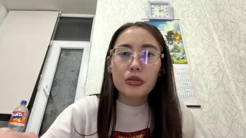 Snapshot of erinnthurmond chatting on June 5, 9:20 pm Luna online show from June 5, 9:20 pm