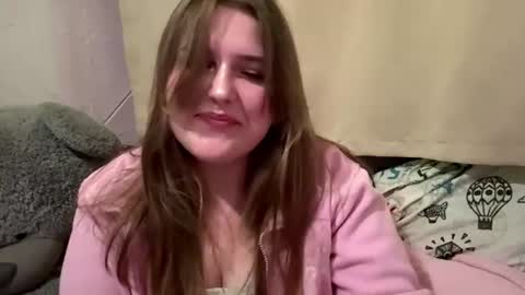 Snapshot of erlinehaspel chatting on July 3, 8:15 pm Aya online show from July 3, 8:15 pm