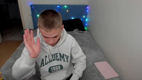 Snapshot of ermak_reborn chatting on December 16, 2:25 am Max online show from December 16, 2:25 am