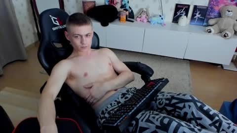 Snapshot of ermak_reborn chatting on February 10, 1:57 am Max online show from February 10, 1:57 am