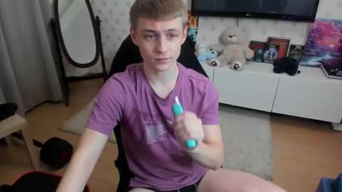 Snapshot of ermak_reborn chatting on November 18, 7:51 pm Max online show from November 18, 7:51 pm