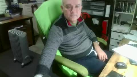 ernello online show from December 3, 5:15 am