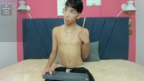 Snapshot of ero_boy40 chatting on July 30, 12:15 pm ero_boy40 online show from July 30, 12:15 pm