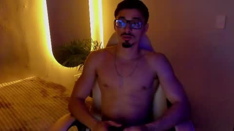 Snapshot of eros_becker_ chatting on June 23, 2:42 am eros_becker_ online show from June 23, 2:42 am