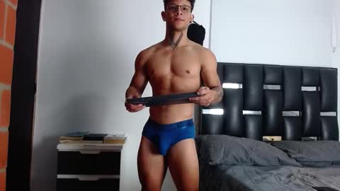 Snapshot of erosscott chatting on November 6, 4:30 pm Eros online show from November 6, 4:30 pm