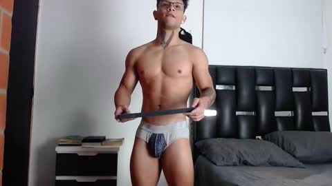 Snapshot of erosscott chatting on February 11, 11:21 pm Eros online show from February 11, 11:21 pm