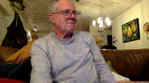 eros online show from December 15, 1:46 am