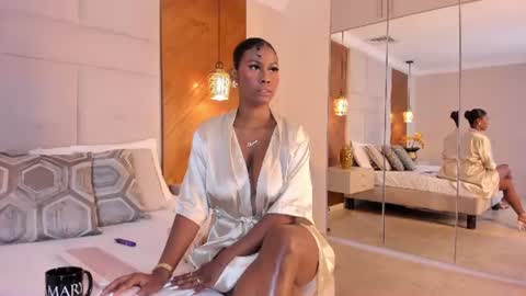 Snapshot of eroticalana_ chatting on July 21, 12:02 am Alana online show from July 21, 12:02 am