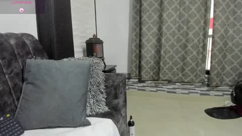 Valentine online show from December 16, 7:00 pm