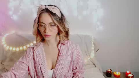 Snapshot of eroticgiftxxx chatting on January 23, 9:29 am LylaXXX online show from January 23, 9:29 am