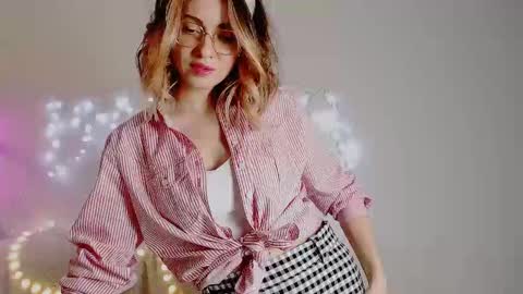 Snapshot of eroticgiftxxx chatting on January 23, 12:30 pm LylaXXX online show from January 23, 12:30 pm