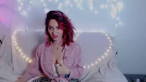 Snapshot of eroticgiftxxx chatting on January 27, 3:07 pm LylaXXX online show from January 27, 3:07 pm