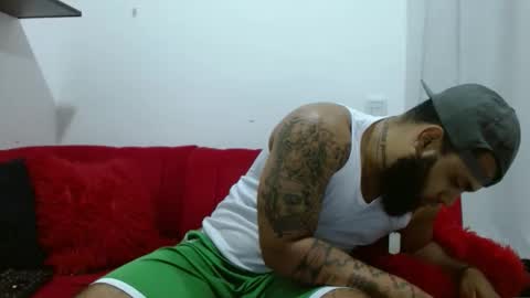 Snapshot of eroticoblack chatting on November 28, 2:47 am Eroticoblack online show from November 28, 2:47 am