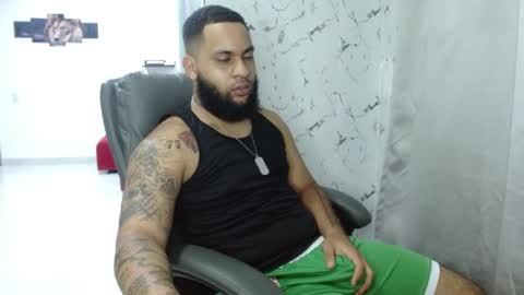 Snapshot of eroticoblack chatting on May 19, 4:19 am Eroticoblack online show from May 19, 4:19 am