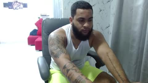 Snapshot of eroticoblack chatting on June 3, 4:59 am Eroticoblack online show from June 3, 4:59 am