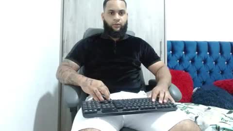 Snapshot of eroticoblack chatting on July 20, 3:21 am Eroticoblack online show from July 20, 3:21 am