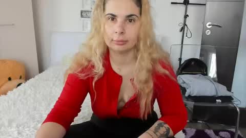 eroticsensualkitty4u online show from January 7, 8:13 am