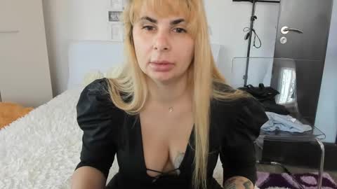 eroticsensualkitty4u online show from January 11, 12:29 pm